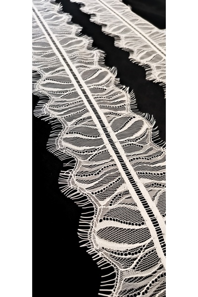 ALTAY AKSESUAR دانتيل أبيض بنقشة الفهد ذو شعر كثيف