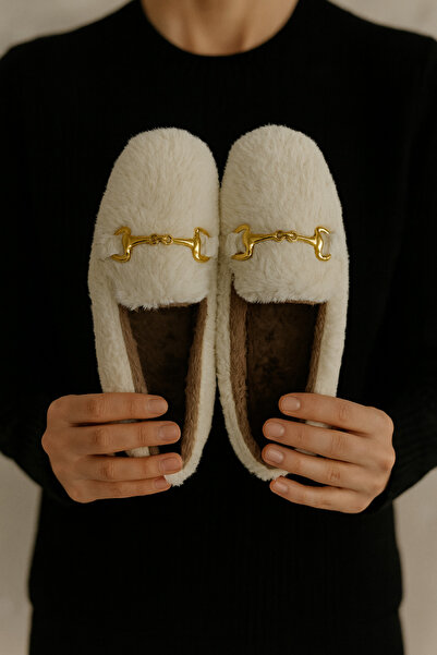 Beyond Γυναικείες παπούτσια με κρεμ αγκράφα βελούδινα για το σπίτι BYNDVT03