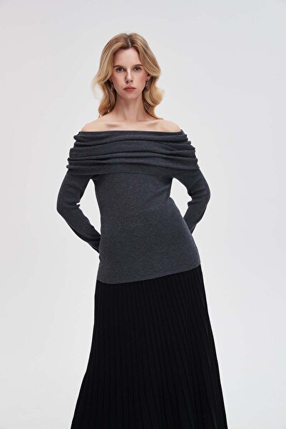 Livia Off-Shoulder Long-Sleeve Top