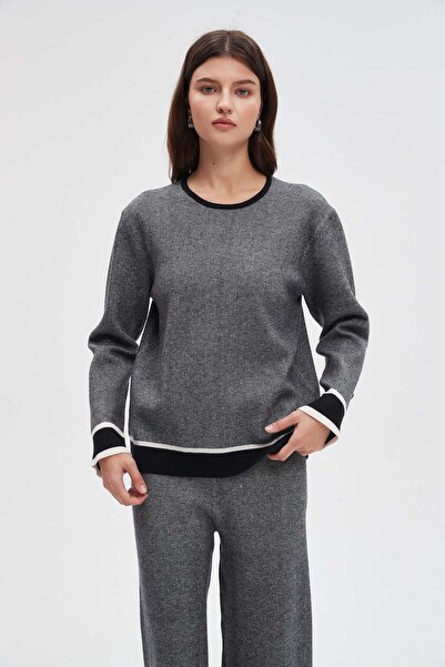 Livia Long-Sleeve Crew-Neck Top