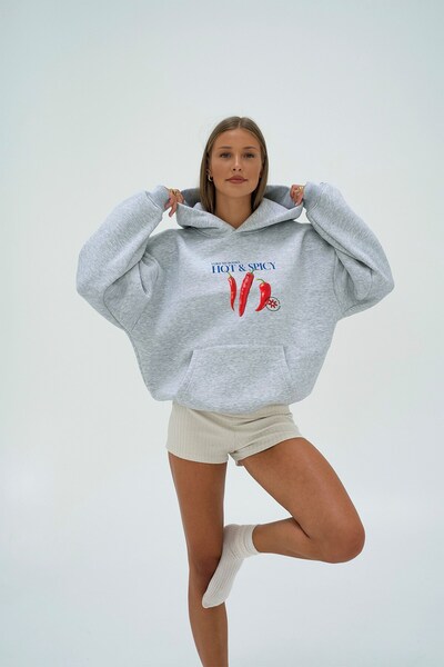 The Champ Clothing Γυναικείο φούτερ oversized με κουκούλα Hot & Spicy με τύπωμα Grey Melange – με κουκούλα , 3 Thread Ş επένδυση fleece Fleece