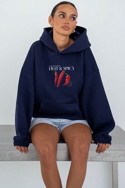 The Champ Clothing Γυναικείο φούτερ με κουκούλα Oversize Hot & Spicy με στάμπα σε μπλε ναυτικό – Φλις με κουκούλα, 3 κλωστές με ανάλαφρο χρώμα