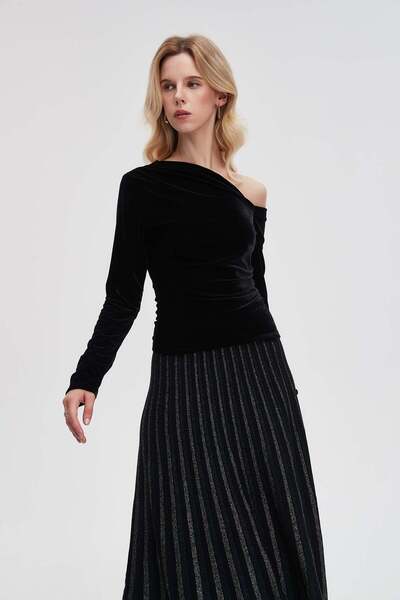 Livia Off-Shoulder Long-Sleeve Top