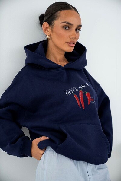 The Champ Clothing Γυναικείο φούτερ με κουκούλα Oversize Hot & Spicy με στάμπα σε μπλε ναυτικό – Φλις με κουκούλα, 3 κλωστές με ανάλαφρο χρώμα