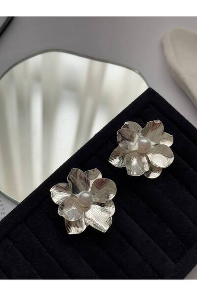 Luxiva أقراط مرصعة باللؤلؤ