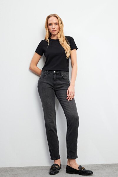 VENA Women's Petra Black Boyfriend Jean Pants - Black