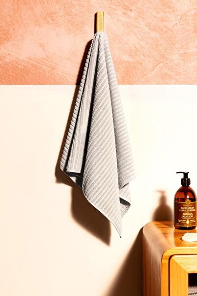 Madame Coco Novi sezonski peškir za lice Carla - SIVI