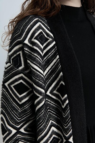 Nihan Desenli Triko Hırka Siyah