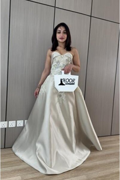 HOOR FASHION Evening dress with hand-detailed details