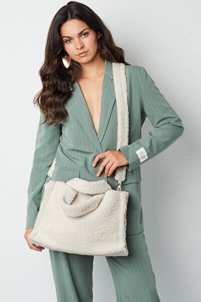 Joana Geantă Damǎ Alba Reyna