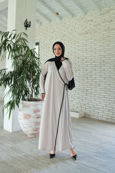 ISTANBUL STYLES Stylish Prayer Dress Made from Stretchy Jersey Fabric with Black Double-Breasted Collar and Piping Details.