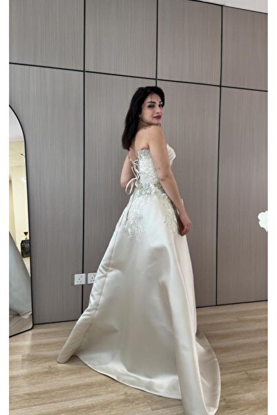 HOOR FASHION Evening dress with hand-detailed details