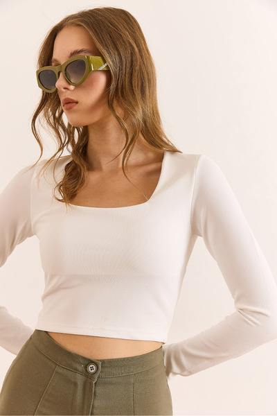 Olalook Women's White Square Neck Ribbed Crop Blouse Blz-19003117