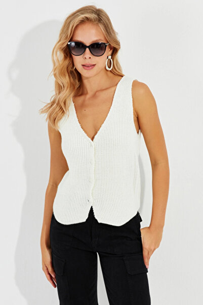 Cool & Sexy Women's White Knitwear Buttoned Vest Yv205-90