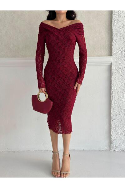 Serica Moda Burgundy Madonna Collar Lined Lace Dress