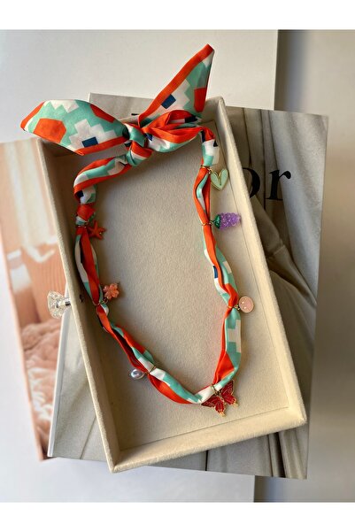 BusradanDesign Kelebek Charm Detaylı Turuncu Fular Kolye