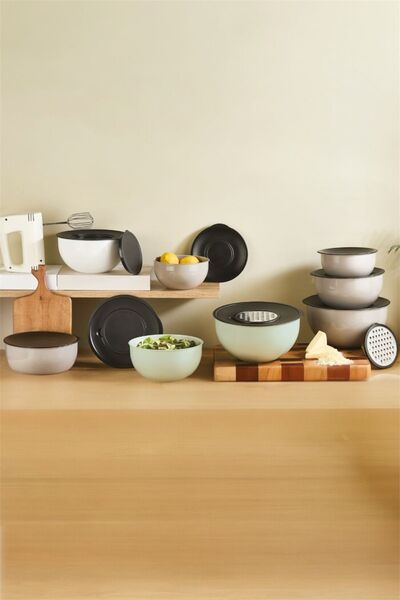 Bayev Parle 8 Piece Grater Mixing and Storage Container - 3 Size Mixing Bowl Set