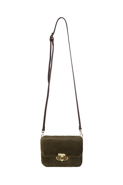 Joana Geantă Damǎ Maro Leyla