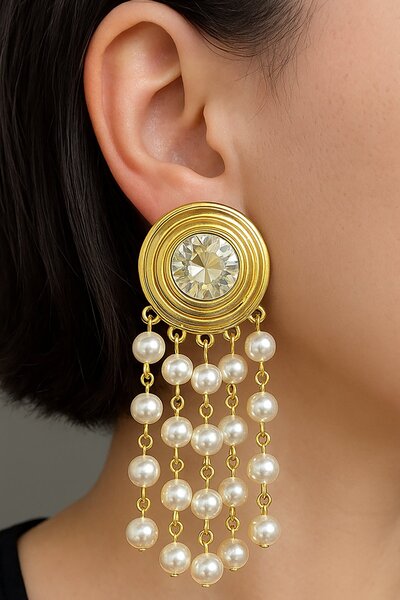 TAKIŞTIR أقراط بتصميم مفصل من الحجر واللؤلؤ باللون الذهبي (زوج)