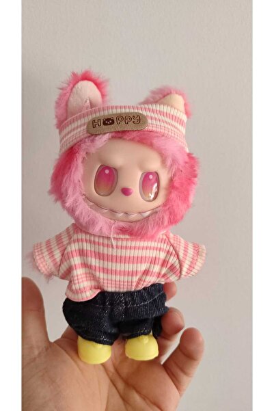 FAMEMUS ACCESSORY Elbiseli Labubu Peluş Oyuncak 17 cm görseldeki gibi birebir gelmektedir