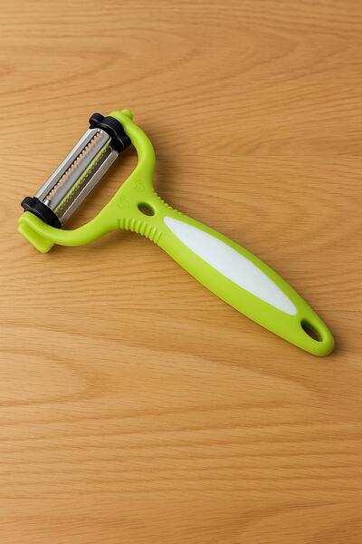 EWs 3-Headed Plastic Peeler Green