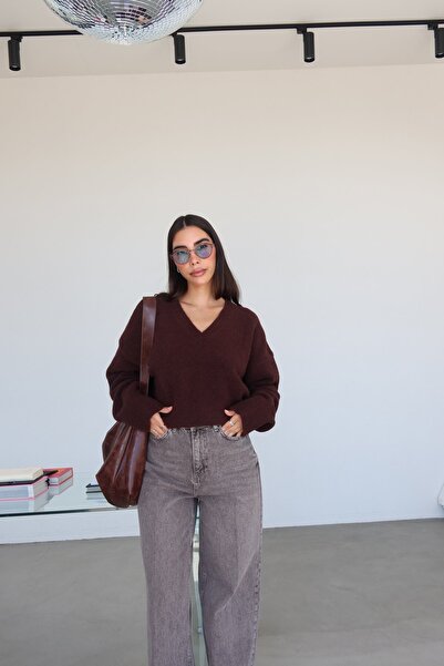 Özge Özgenç V-Neck Soft Textured Sweater