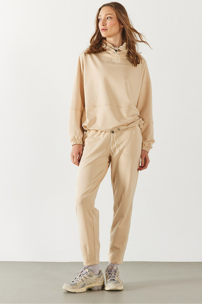 VENA Norah Relaxed Fit Sweatpants-Stone