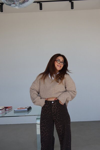 Özge Özgenç V-Neck Soft Textured Sweater