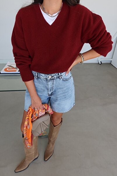 Özge Özgenç V-Neck Soft Textured Sweater