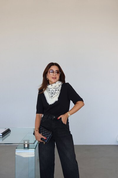 Özge Özgenç Basic T-Shirt with Padded Shoulders