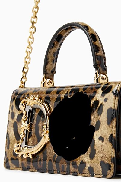 GUEE Shoulder bag, an exact copy of the famous brand. It comes with a box, a bag, and a warranty card with the same brand name.