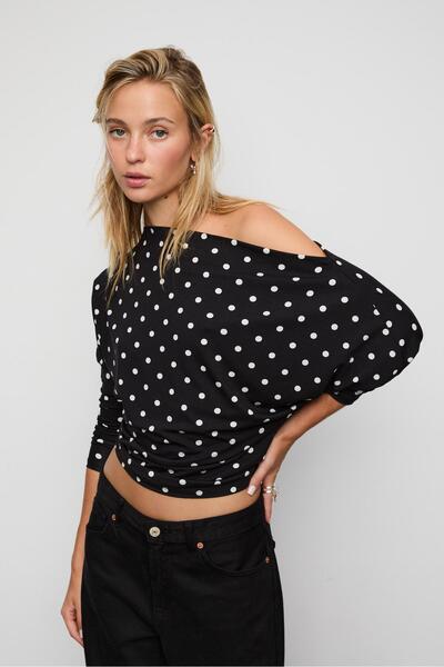 Stradivarius Asymmetric modal polka dot T-shirt