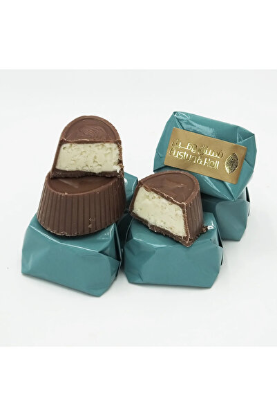 Fustuq & Hail شوكولاتة الحليب مع كريمة جوز الهند