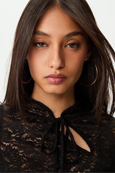 Stradivarius Dantel crop tişört