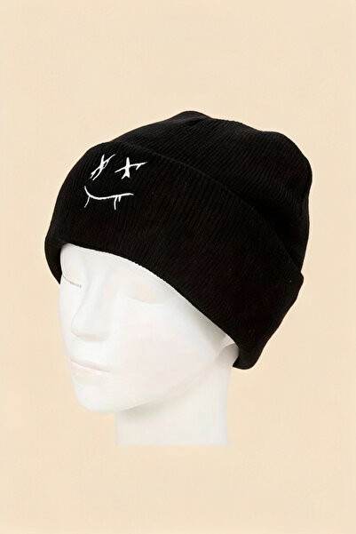 KISCHE Acrylic Letter Embroidered Pinterest Black and White Set of 2 Beanies