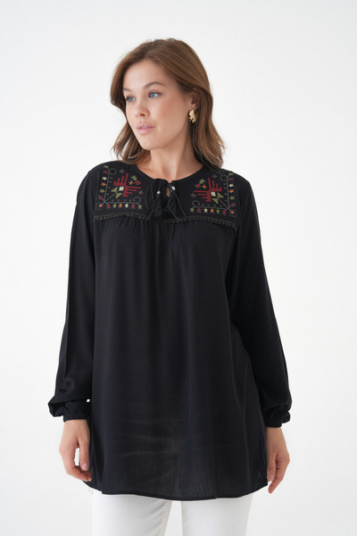 collar tie, ethamine pattern embroidery, burdock blouse