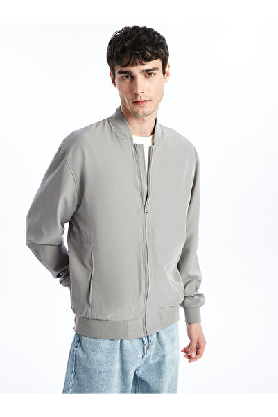 LC Waikiki معطف رجالي من هيلفا للموسم الجديد بتصميم قياسي وياقة كلية