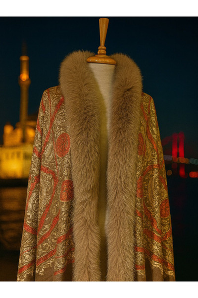 fiore fashion Aari Shawl and Fur Detailed Shawl