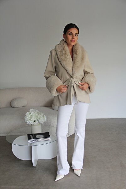 Julidress Prémiový designový kabát s kožešinovými detaily na rukávech a límci, na zavazování