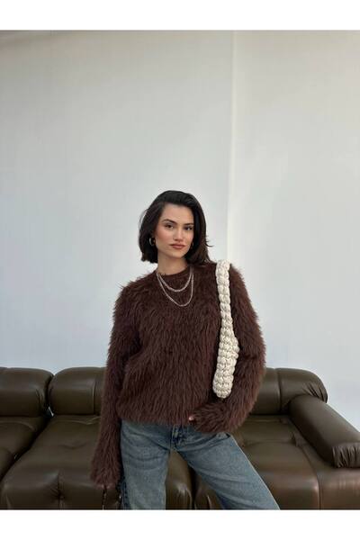 Lamierra Furry Soft Long Beard Women's Sweater