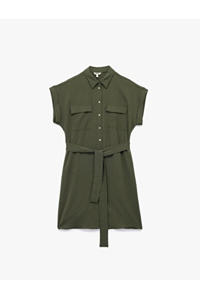 Koton فستان ميدي بأكمام قصيرة مع جيوب على شكل ياقة قميص وحزام