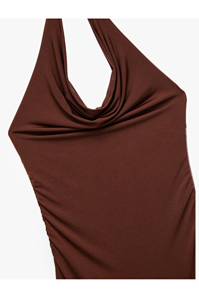 Koton Degaje Yaka Asimetrik Kolsuz Drapeli Midi Elbise