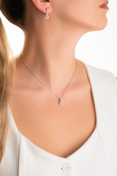 So CHIC... Kalsedon Işıltısı 18 Ayar Beyaz Altın Kaplama Gümüş Küpe