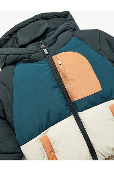 Koton Palton puf cu mâneci lungi, căptușit cu bumbac, cu glugă, color block