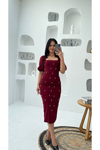 Nida Boutique Kare Yaka Balon Kol Çakma İnci Detaylı Yırtmaçlı Midi Boy Krep Elbise