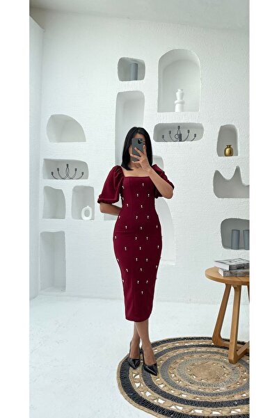 Nida Boutique Kare Yaka Balon Kol Çakma İnci Detaylı Yırtmaçlı Midi Boy Krep Elbise