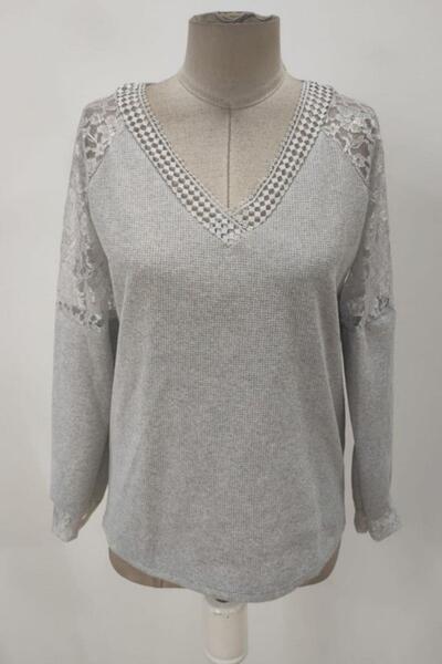 Mossta Μπλούζα με λεπτομέρεια από δαντέλα με λαιμόκοψη σε σχήμα V - Γκρι
