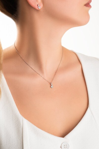 So CHIC... Kalsedon Serüveni 18 Ayar Beyaz Altın Kaplama 42 Cm Gümüş Kolye