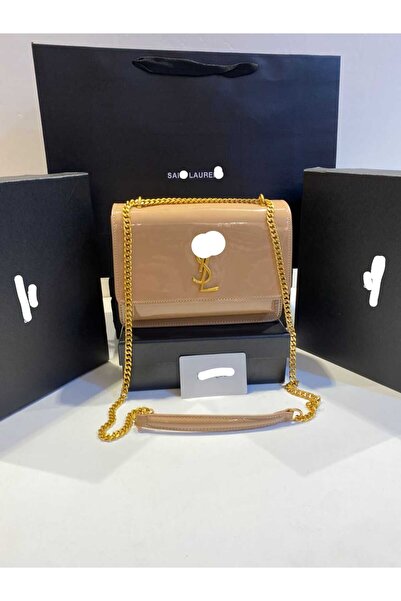 Sal Shoulder bag, an exact copy of the famous brand. It comes with a box, a bag, and a warranty card with the same brand name.