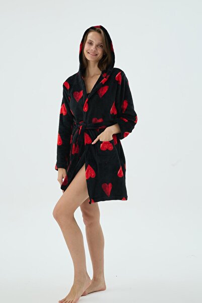 Sevim Дамска къса халат от флис с черно-червен сърцевиден мотив C1T0N371